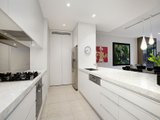 https://images.listonce.com.au/custom/160x/listings/20-docker-street-elwood-vic-3184/259/01794259_img_05.jpg?CJubyel0WVQ