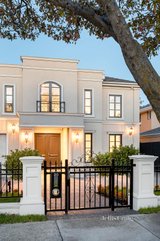 https://images.listonce.com.au/custom/160x/listings/20-durward-avenue-glen-waverley-vic-3150/285/01521285_img_23.jpg?9gYHrg_jj94