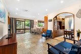 https://images.listonce.com.au/custom/160x/listings/20-earlwood-drive-wheelers-hill-vic-3150/409/01985409_img_02.jpg?FJgLttOrJ5A