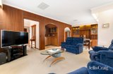 https://images.listonce.com.au/custom/160x/listings/20-earlwood-drive-wheelers-hill-vic-3150/409/01985409_img_03.jpg?ojN0bnG48v0