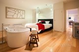 https://images.listonce.com.au/custom/160x/listings/20-east-street-daylesford-vic-3460/349/01405349_img_22.jpg?w1qLYD8BVQI