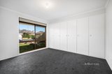 https://images.listonce.com.au/custom/160x/listings/20-eton-street-wendouree-vic-3355/164/01130164_img_05.jpg?Z5MUwfwowJU