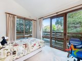 https://images.listonce.com.au/custom/160x/listings/20-henty-court-croydon-vic-3136/506/01525506_img_09.jpg?ZeC25u2VjSE