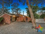 https://images.listonce.com.au/custom/160x/listings/20-henty-court-croydon-vic-3136/506/01525506_img_16.jpg?P1QmtuVwAUU