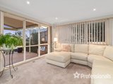 https://images.listonce.com.au/custom/160x/listings/20-hilledge-lane-mooroolbark-vic-3138/688/01525688_img_07.jpg?7PpqQEbz1zk