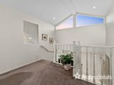 https://images.listonce.com.au/custom/160x/listings/20-hilledge-lane-mooroolbark-vic-3138/688/01525688_img_11.jpg?QgPVWU4Inik