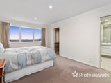 https://images.listonce.com.au/custom/160x/listings/20-hilledge-lane-mooroolbark-vic-3138/688/01525688_img_15.jpg?mAs_c1YdZBk