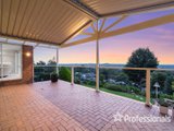 https://images.listonce.com.au/custom/160x/listings/20-hilledge-lane-mooroolbark-vic-3138/688/01525688_img_18.jpg?HHdEKUbjEU0