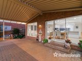 https://images.listonce.com.au/custom/160x/listings/20-hilledge-lane-mooroolbark-vic-3138/688/01525688_img_19.jpg?dd6UEhCsYac