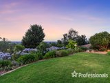 https://images.listonce.com.au/custom/160x/listings/20-hilledge-lane-mooroolbark-vic-3138/688/01525688_img_21.jpg?oOJJX_LDyb0