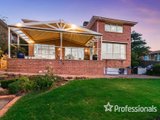 https://images.listonce.com.au/custom/160x/listings/20-hilledge-lane-mooroolbark-vic-3138/688/01525688_img_22.jpg?cn-uQk741zw