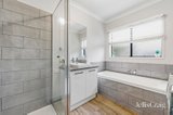 https://images.listonce.com.au/custom/160x/listings/20-home-valley-chase-brown-hill-vic-3350/245/01914245_img_07.jpg?cRWqungcjOU