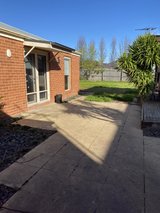 https://images.listonce.com.au/custom/160x/listings/20-ironbark-street-waurn-ponds-vic-3216/773/01889773_img_02.jpg?HREJ7WTxONI