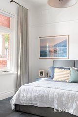 https://images.listonce.com.au/custom/160x/listings/20-kinkora-road-hawthorn-vic-3122/418/01768418_img_21.jpg?iDZ4zOrD700
