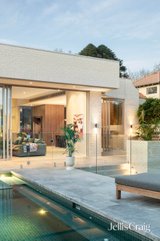 https://images.listonce.com.au/custom/160x/listings/20-kinkora-road-hawthorn-vic-3122/418/01768418_img_26.jpg?jfVEbz899R0