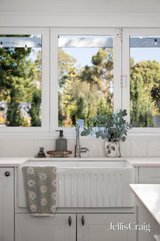 https://images.listonce.com.au/custom/160x/listings/20-kookaburra-lane-mount-evelyn-vic-3796/064/01900064_img_07.jpg?JPao9lIcp60