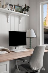 https://images.listonce.com.au/custom/160x/listings/20-kookaburra-lane-mount-evelyn-vic-3796/064/01900064_img_14.jpg?oJ4cgRNgPvY