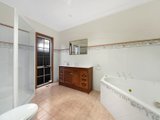 https://images.listonce.com.au/custom/160x/listings/20-kookaburra-street-altona-vic-3018/828/01202828_img_07.jpg?ktyCVnH-0vM