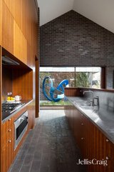https://images.listonce.com.au/custom/160x/listings/20-langston-street-northcote-vic-3070/967/01807967_img_07.jpg?b1UgCZOERoA