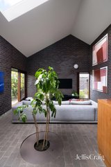 https://images.listonce.com.au/custom/160x/listings/20-langston-street-northcote-vic-3070/967/01807967_img_20.jpg?UQVLigIqfUg