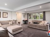 https://images.listonce.com.au/custom/160x/listings/20-lanning-crescent-seville-vic-3139/859/01524859_img_07.jpg?ZH40Tw6gDtY