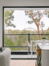 https://images.listonce.com.au/custom/160x/listings/20-larkspur-avenue-doncaster-vic-3108/043/01656043_img_24.jpg?iFRMDjQueac