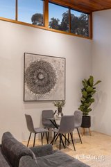 https://images.listonce.com.au/custom/160x/listings/20-larne-avenue-donvale-vic-3111/168/01947168_img_13.jpg?KVYN2oBkDwM