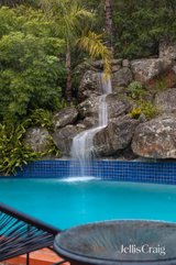 https://images.listonce.com.au/custom/160x/listings/20-larne-avenue-donvale-vic-3111/168/01947168_img_20.jpg?SBgO5cF__yY