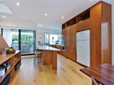 https://images.listonce.com.au/custom/160x/listings/20-law-street-south-melbourne-vic-3205/187/01087187_img_06.jpg?jgABX-gHuGE