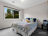 https://images.listonce.com.au/custom/160x/listings/20-macarthur-park-boulevard-miners-rest-vic-3352/709/01576709_img_10.jpg?etvRlXL7deM