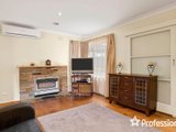 https://images.listonce.com.au/custom/160x/listings/20-mountain-view-road-kilsyth-vic-3137/958/01524958_img_02.jpg?PNlsTAKMqYU