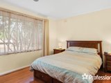 https://images.listonce.com.au/custom/160x/listings/20-mountain-view-road-kilsyth-vic-3137/958/01524958_img_08.jpg?veWLMjCezU4