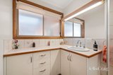 https://images.listonce.com.au/custom/160x/listings/20-numeralla-street-mooroolbark-vic-3138/332/01907332_img_08.jpg?qReFjN8i1pY