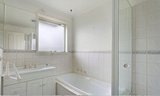 https://images.listonce.com.au/custom/160x/listings/20-orana-crescent-chelsea-vic-3196/621/01923621_img_05.jpg?7d_YtzRpJOI
