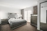https://images.listonce.com.au/custom/160x/listings/20-oriel-road-ivanhoe-vic-3079/568/01691568_img_04.jpg?O89dAbbDMiQ