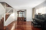 https://images.listonce.com.au/custom/160x/listings/20-oriel-road-ivanhoe-vic-3079/568/01691568_img_06.jpg?VR1lso60ZiU