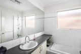 https://images.listonce.com.au/custom/160x/listings/20-oriel-road-ivanhoe-vic-3079/568/01691568_img_10.jpg?bk9I9cnmtj0