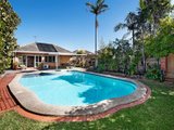https://images.listonce.com.au/custom/160x/listings/20-packham-street-box-hill-north-vic-3129/049/01684049_img_10.jpg?aR7y8BK3X3I