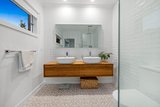 https://images.listonce.com.au/custom/160x/listings/20-parer-street-mount-martha-vic-3934/157/01737157_img_12.jpg?sDh1K4qRzXE