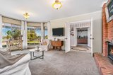 https://images.listonce.com.au/custom/160x/listings/20-parkers-lane-woodend-vic-3442/443/00521443_img_05.jpg?DnXquKIi-0I