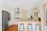 https://images.listonce.com.au/custom/160x/listings/20-parklands-avenue-briar-hill-vic-3088/200/01122200_img_04.jpg?diBMrKcHgT8