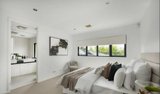 https://images.listonce.com.au/custom/160x/listings/20-ruabon-road-toorak-vic-3142/623/01922623_img_14.jpg?lP8AdKoXKtw