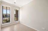 https://images.listonce.com.au/custom/160x/listings/20-salinga-drive-werribee-vic-3030/392/01701392_img_05.jpg?kToRSBdJ_b4