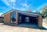 https://images.listonce.com.au/custom/160x/listings/20-smeaton-close-lara-vic-3212/775/01811775_img_26.jpg?jibFLID7-kI