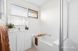 https://images.listonce.com.au/custom/160x/listings/20-stuart-drive-woodend-vic-3442/646/01896646_img_08.jpg?R-vzWWZKiEY
