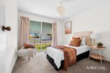 https://images.listonce.com.au/custom/160x/listings/20-stuart-drive-woodend-vic-3442/646/01896646_img_10.jpg?KzxmeoiLyEg