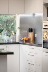 https://images.listonce.com.au/custom/160x/listings/20-summit-court-mooroolbark-vic-3138/173/01701173_img_04.jpg?taMIUPZShAA