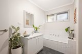 https://images.listonce.com.au/custom/160x/listings/20-summit-court-mooroolbark-vic-3138/173/01701173_img_13.jpg?LtVaYLzbxO8