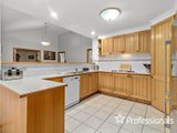 https://images.listonce.com.au/custom/160x/listings/20-sunset-drive-kilsyth-south-vic-3137/707/01525707_img_05.jpg?aaXl75tB7Fw