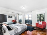 https://images.listonce.com.au/custom/160x/listings/20-the-circle-altona-north-vic-3025/261/01203261_img_06.jpg?xhubp82Lgjw